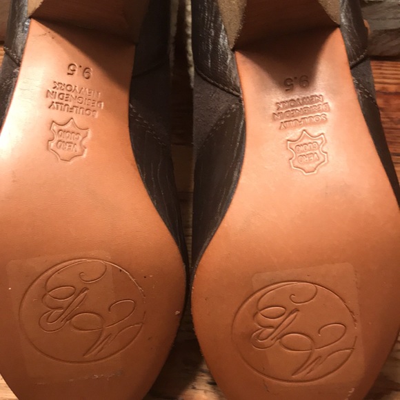 Shoes - Picture 8 of 9